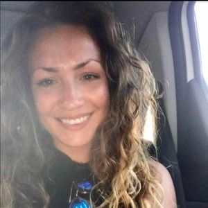 Meet your Posher, Alicia